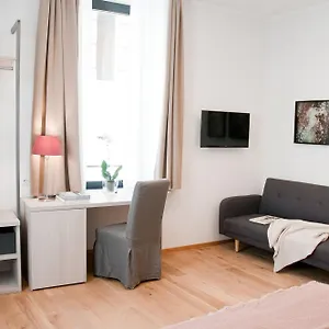 3* מלון Giuturna Boutique